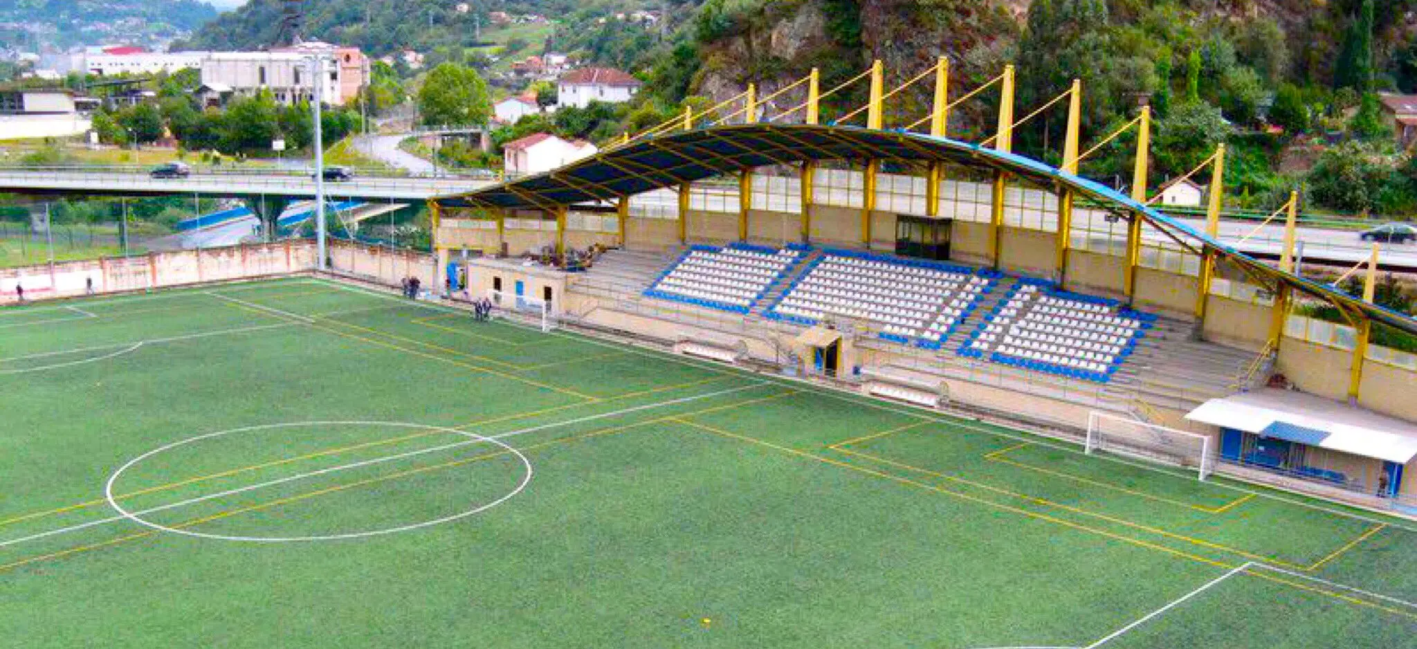 campus de futbol de el entrego - Cómo se llama el campo del entrego