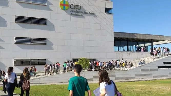 campus universitario bormujos - Cómo se llama la Universidad de Bormujos