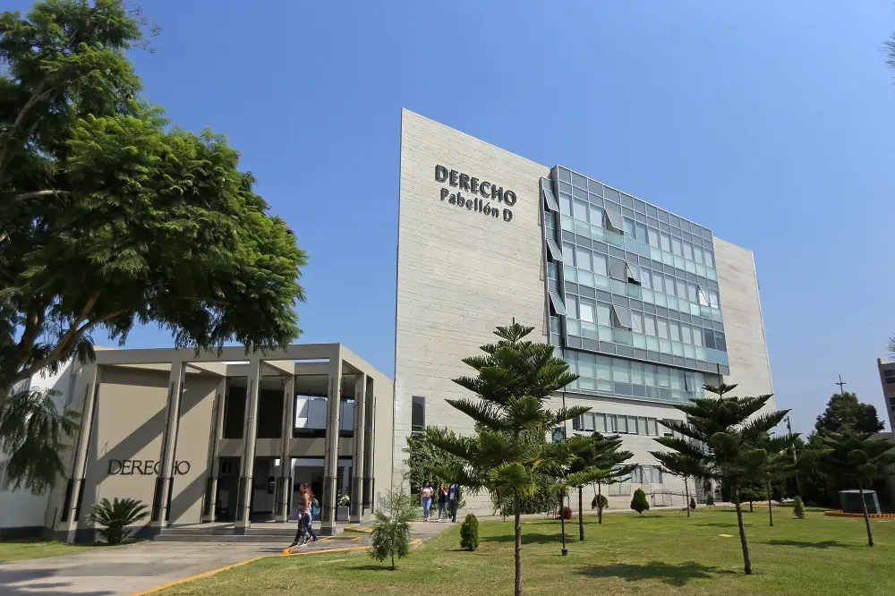 campus pucp auditorio de derecho - Cuánto cuesta la carrera de Derecho en la PUCP