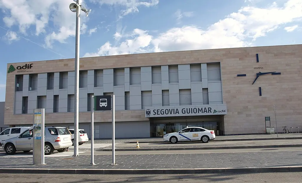 autobuses estacion guiomar segovia campus universitario segovia - Cuánto vale el autobús de Segovia a Madrid