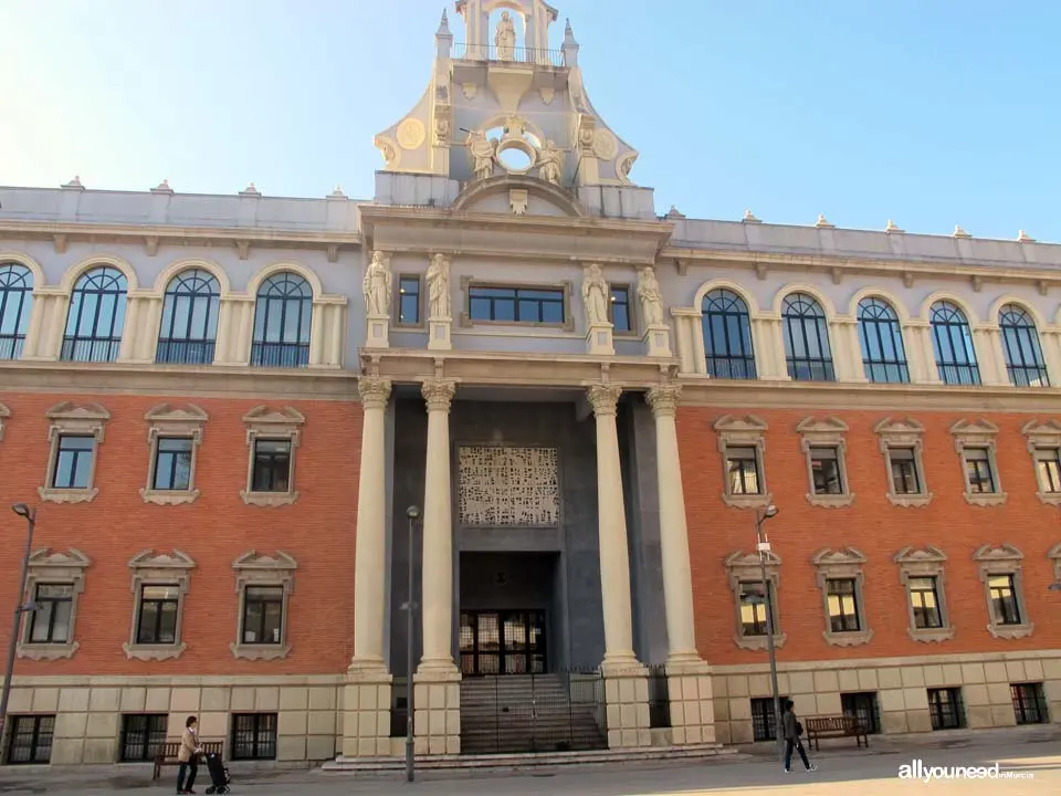 universidad de murcia campus de la merced - Qué carreras hay en La Merced Murcia