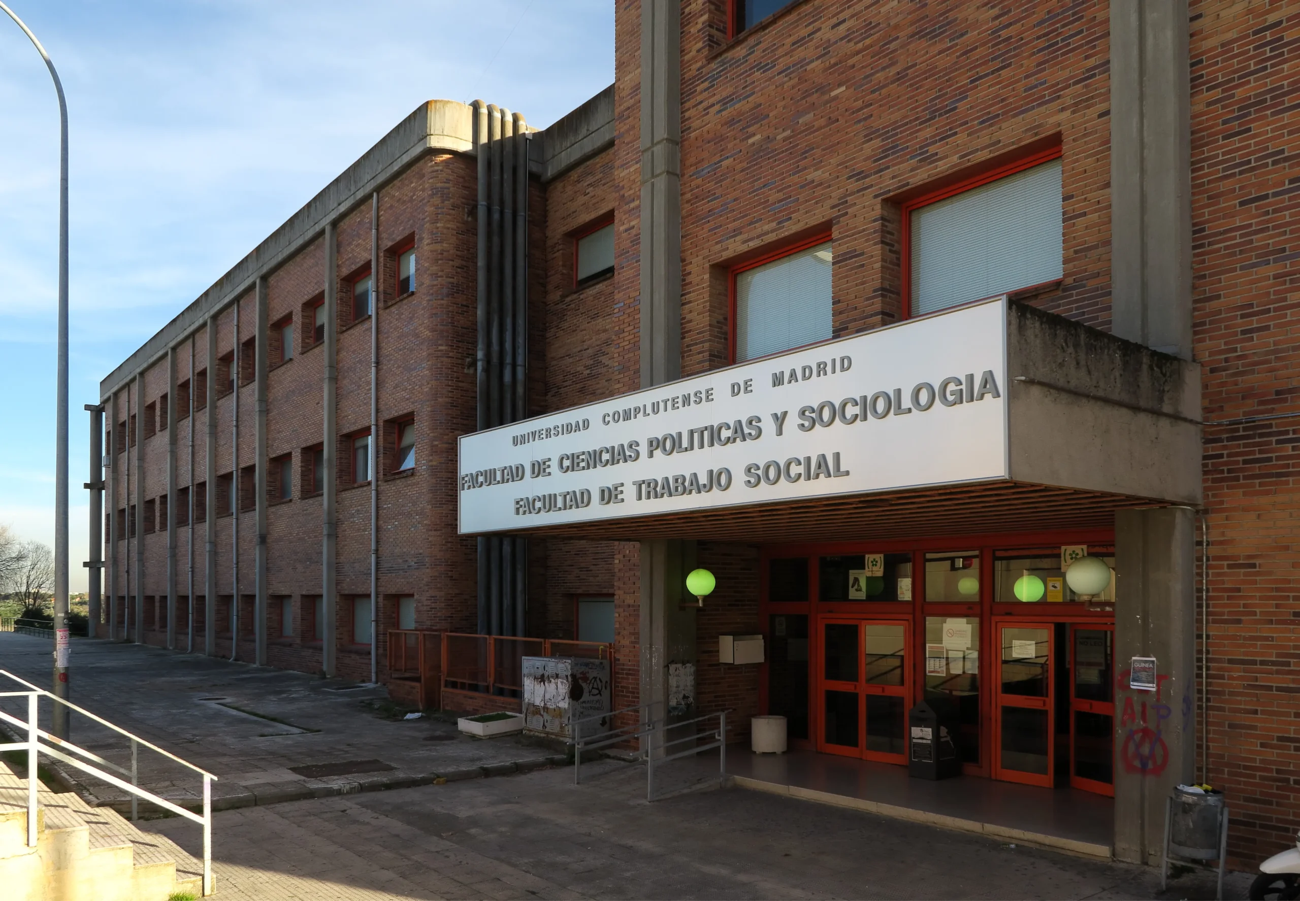 campus de somosaguas - universidad complutense de madrid - Qué famosos estudiaron en la Complutense