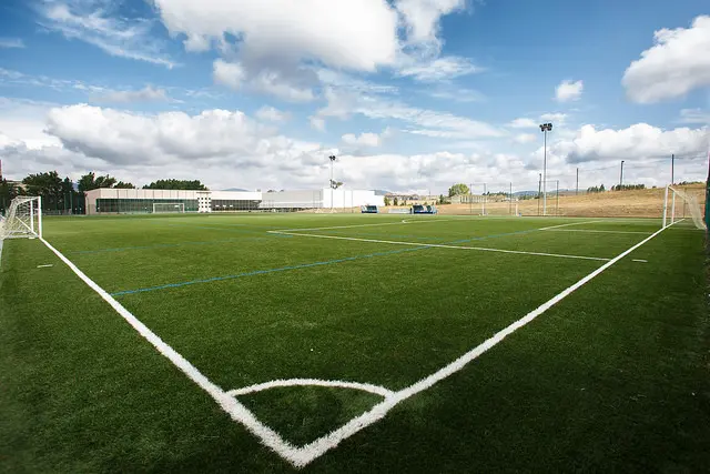 campus futbol universidad de navarra - Qué significan las siglas UPNA